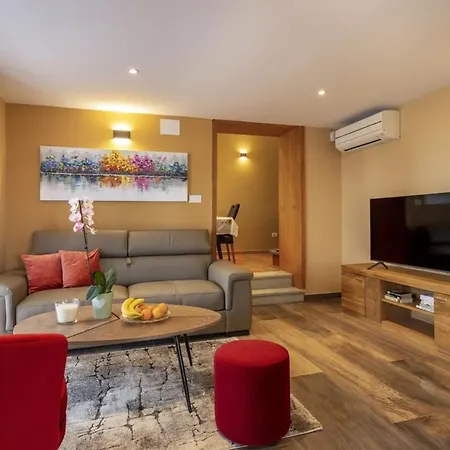 In Poreč - Haus Für 6-8 Personen Kaštelir