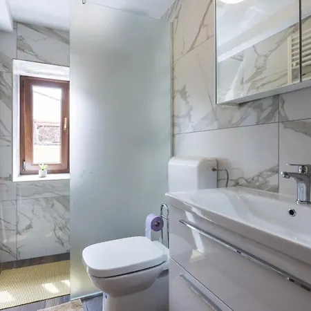 Villa In Porec - Haus Fuer 6-8 Personen *