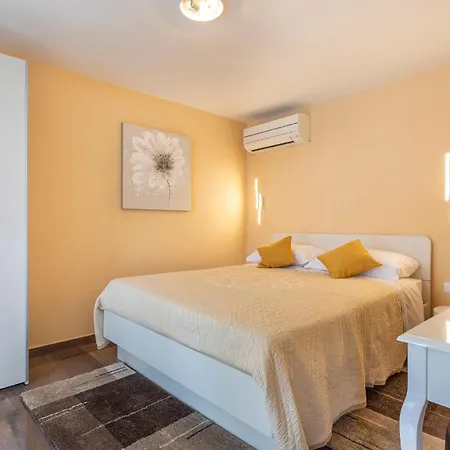 In Poreč - Haus Für 6-8 Personen Villa Kaštelir