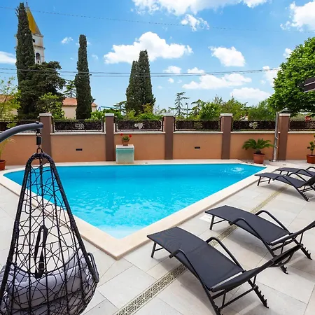 Villa In Poreč - Haus Für 6-8 Personen