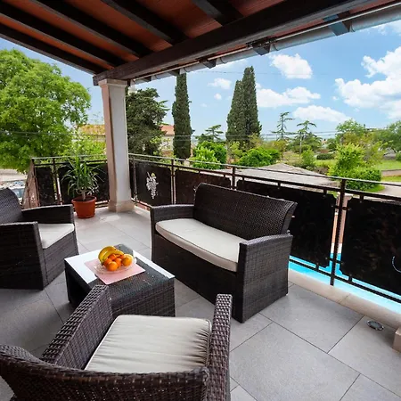 In Poreč - Haus Für 6-8 Personen