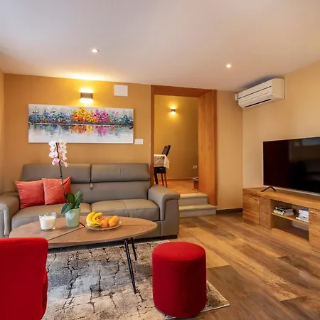 In Poreč - Haus Für 6-8 Personen