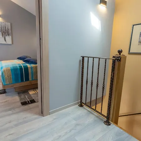 Villa In Poreč - Haus Für 6-8 Personen