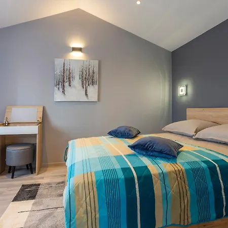 In Poreč - Haus Für 6-8 Personen * Kaštelir